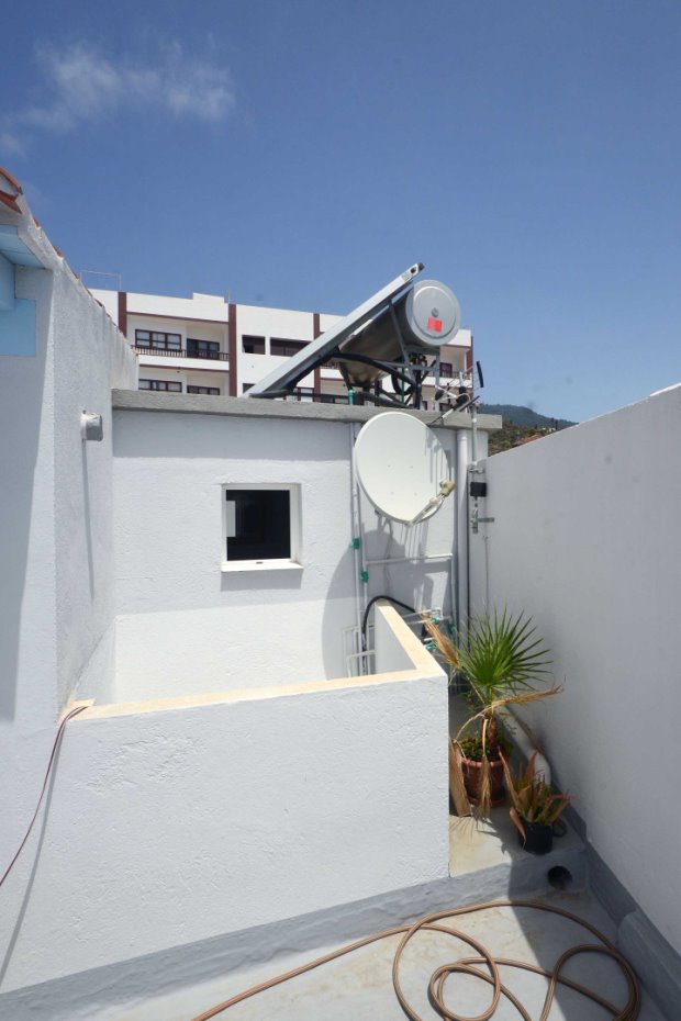 3. OG Dachterrasse mit Solarkollektor und SAT-Antenne