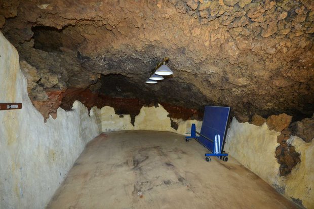 Höhle 2