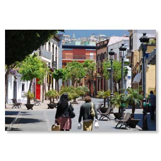 An die Plaza schließen sich beschauliche Altstadtgassen an, wie hier die Calle Real …