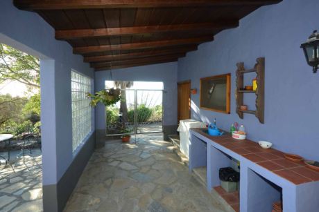 EG Apartment 1, überdachte Terrasse