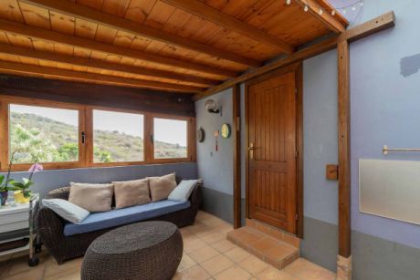 OG Apartment 2 und 3, überdachte und dreiseitig geschützte Terrasse