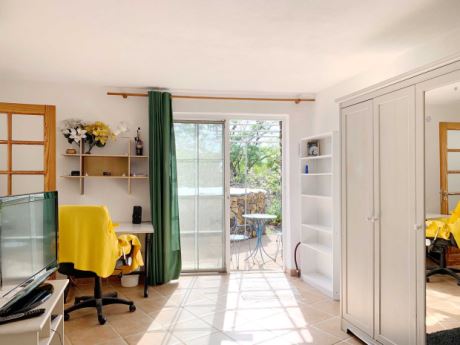 Nebengebäude, Gästestudio