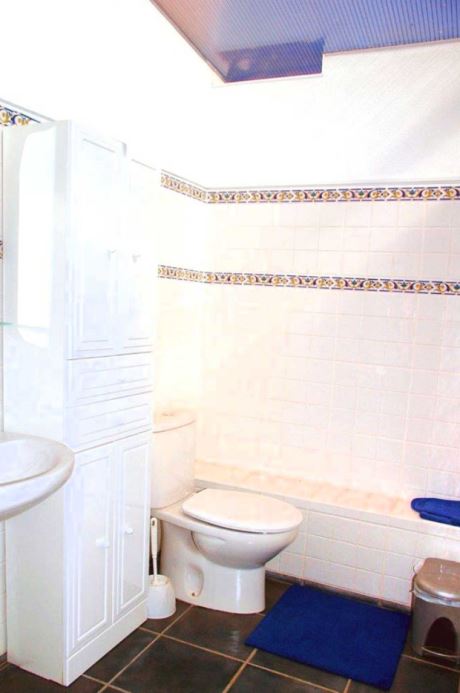 Nebengebäude, Gästestudio Badezimmer