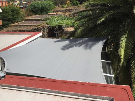 Neues Haus, Beschattung für den Wintergarten im Sommer