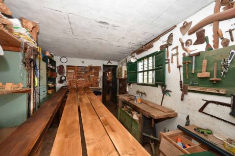 Tischlerei, Werkstatt, ausbaufähig zu 2. Wohnhaus