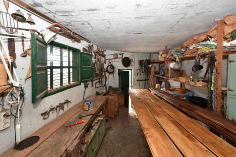 Tischlerei, Werkstatt, ausbaufähig zu 2. Wohnhaus