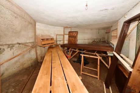 Tischlerei, Werkstatt, ausbaufähig zu 2. Wohnhaus
