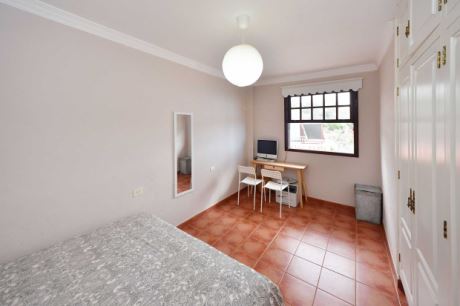 1. OG Schlafzimmer 1