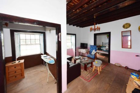 Halbobergeschoss Neuerer Bau Flur / Schlafzimmer 2 / Wohnzimmer