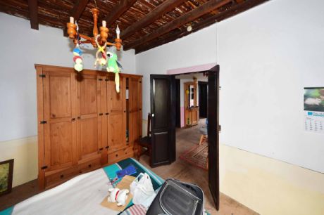 Halbobergeschoss Neuerer Bau Schlafzimmer 1