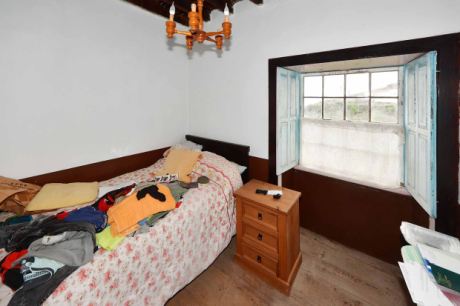 Halbobergeschoss Neuerer Bau Schlafzimmer 2