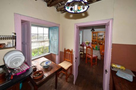 Halbobergeschoss Neuerer Bau Flur Küche / Esszimmer