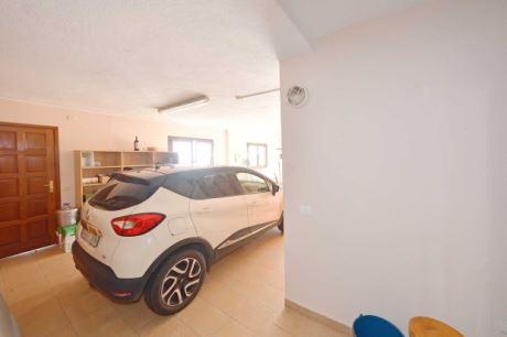 Halbuntergeschoss, Garage