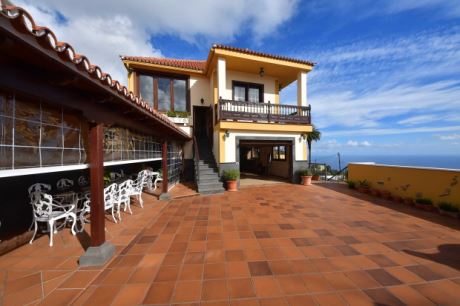 Halbuntergeschoss, Bodega, Garage