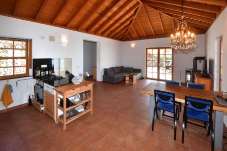 Großzügige Wohn-Essküche