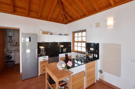 Großzügige Wohn-Essküche mit Speisekammer/Hauswirtschaftsraum