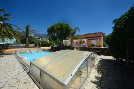 Gemeinschaftspool für beide Apartments und eine weitere Partei