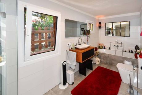 Badezimmer 2