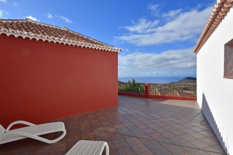 Sonnenterrasse mit wunderbarem Atlantikblick