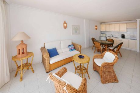 Großzügige Wohnküche