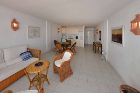 Großzügige Wohnküche