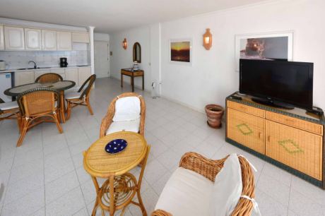 Großzügige Wohnküche