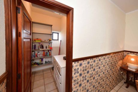 OG Küche, Speisekammer