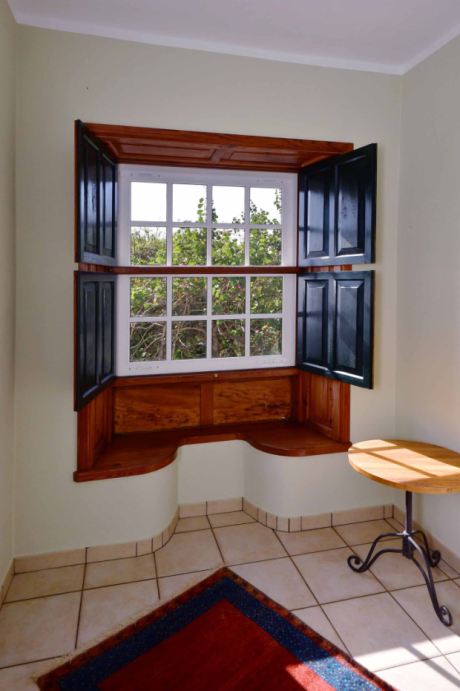 Treppenhaus mit Sitzbänken