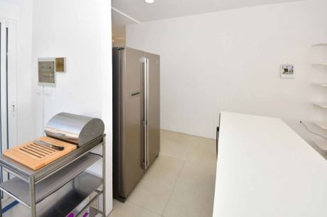 Große Kühl-Gefrierkombination