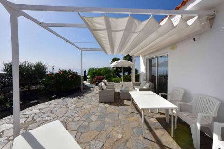 Südterrasse flexibel beschattbar