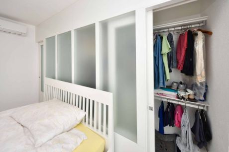 Schlafzimmer 1, begehbarer Kleiderschrank