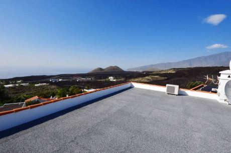 Isolierte Dachterrasse mit sehr schönem Rundumblick