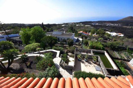 Isolierte Dachterrasse mit sehr schönem Rundumblick