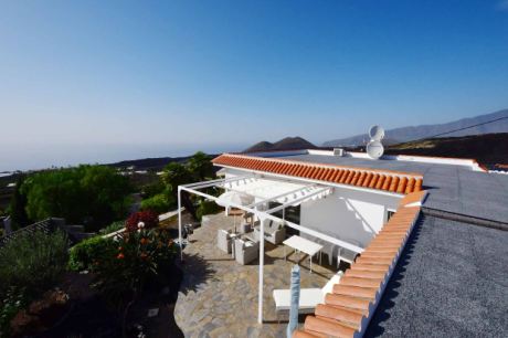 Isolierte Dachterrasse mit sehr schönem Rundumblick