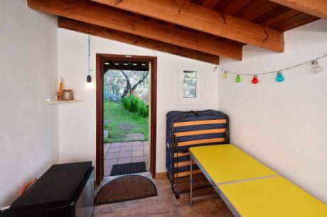 Halbuntergeschoss Schlafzimmer, eingeklapptes, weiteres Gästebett