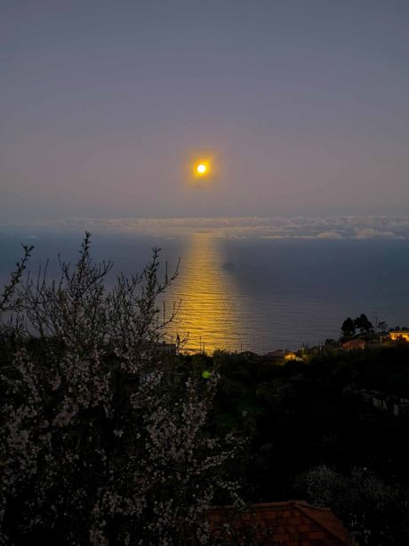Täglich faszinierende Sonnenuntergänge