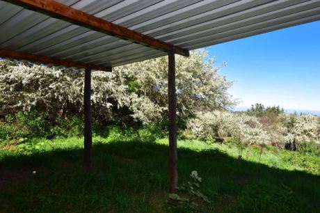 Carport mit Wohnwagen für bis zu 4 Personen