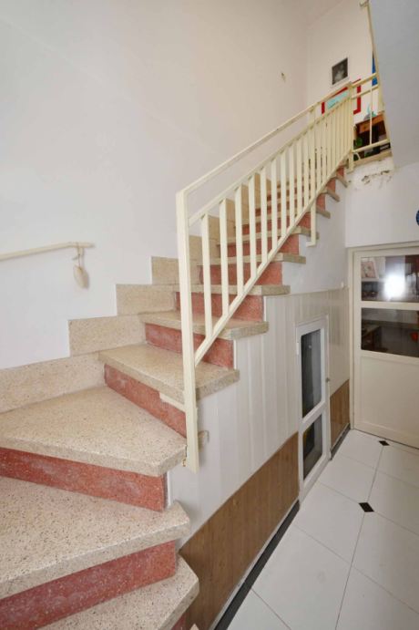 EG Treppe zum 1.+2. OG
