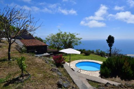 Pool, oberste Gartenterrasse