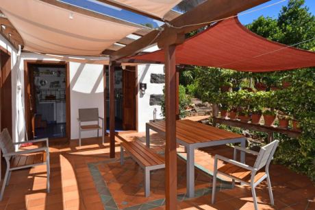 Haupthaus teilüberdachte Terrasse, Küche