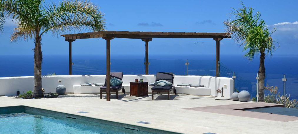 Luxurious villa in secluded location with pool above Puerto Naos